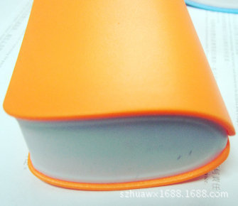 低價(jià)批發(fā)小蠻腰移動(dòng)電源 智能手機(jī)通用型充電寶深度解析